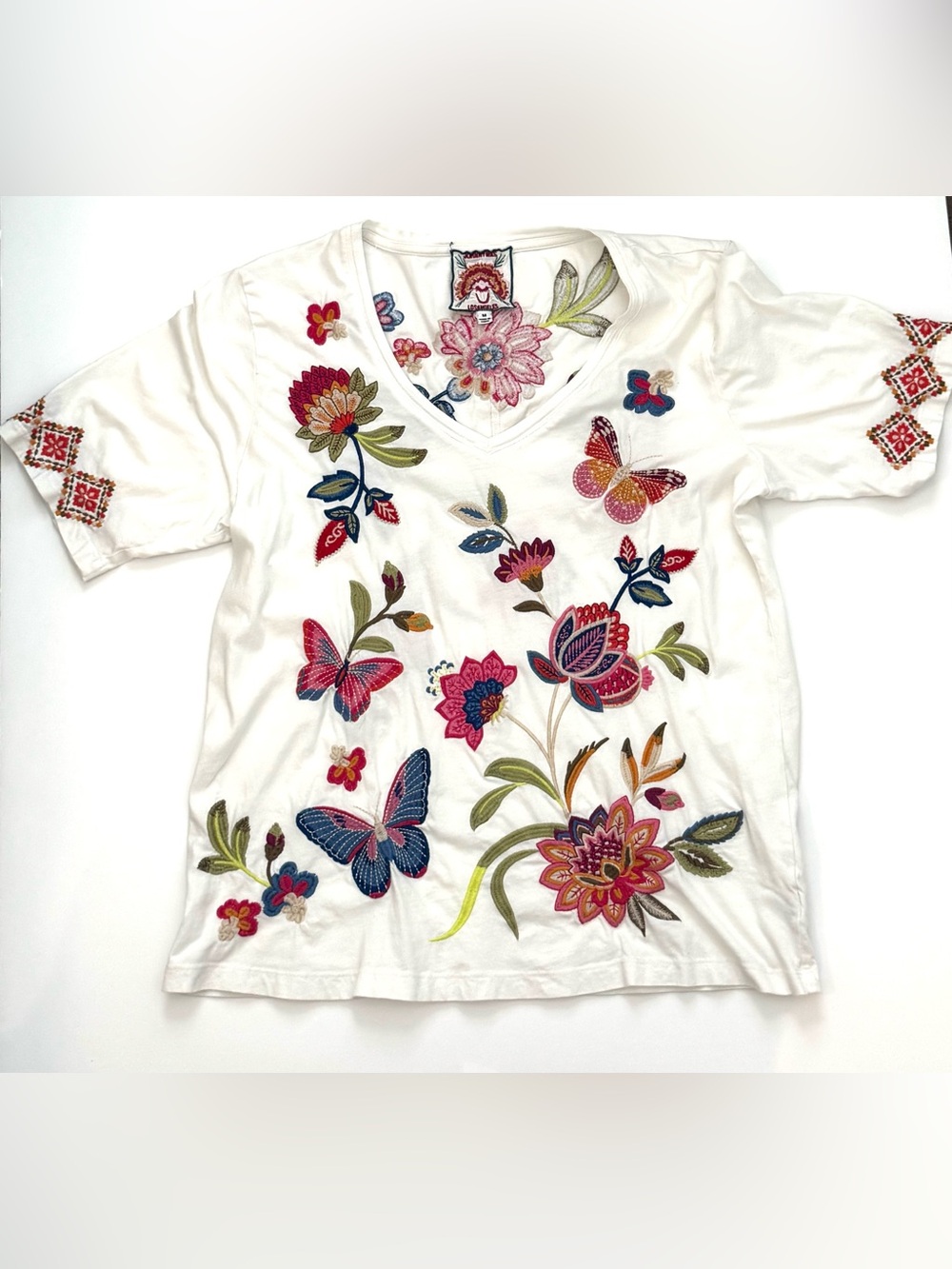 Johnny Was Gracey Trapunto Embroidered V-Neck Cotton Tee - Size M